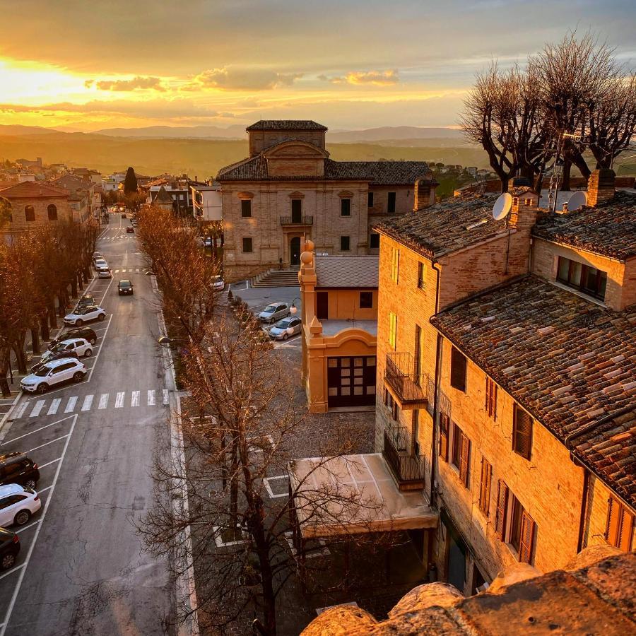 B&B Terrazza Sul Borgo Mogliano Buitenkant foto