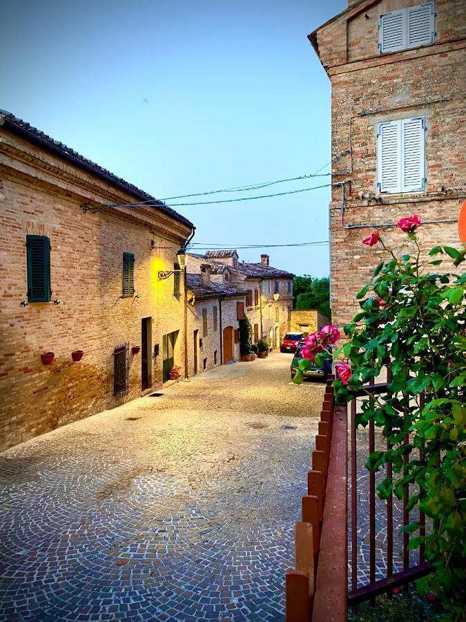 B&B Terrazza Sul Borgo Mogliano Buitenkant foto