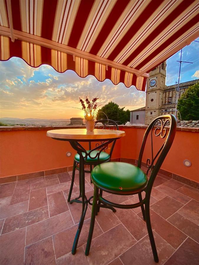 B&B Terrazza Sul Borgo Mogliano Buitenkant foto